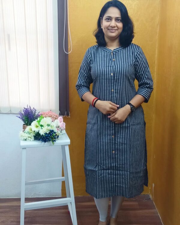 Kurti Leharia Straight Cut Stripes with Collar Neck - Godzee