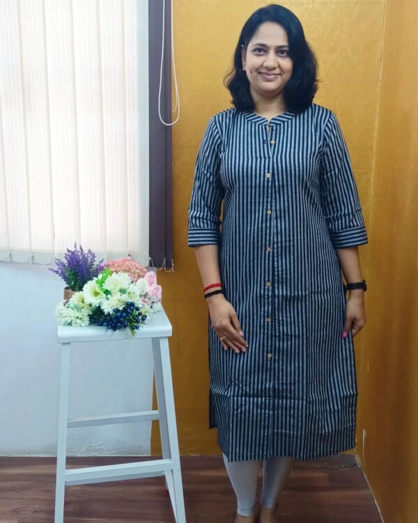 Kurti Leharia Straight Cut Stripes with Collar Neck - Godzee